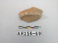 藏品(紅色夾砂陶底殘件)的圖片